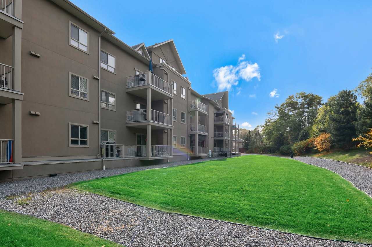 Lake Country Lofts Apartments - Photo 3 of 30