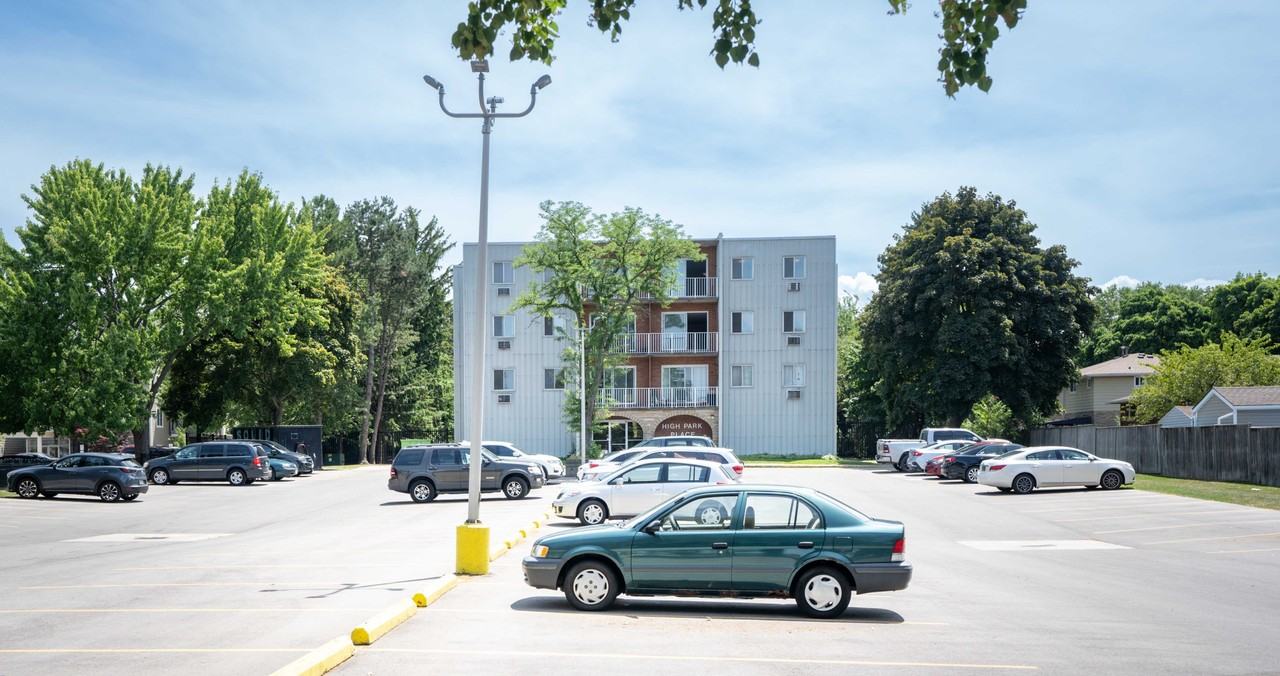 High Park Place Apartments - Photo 3 of 25