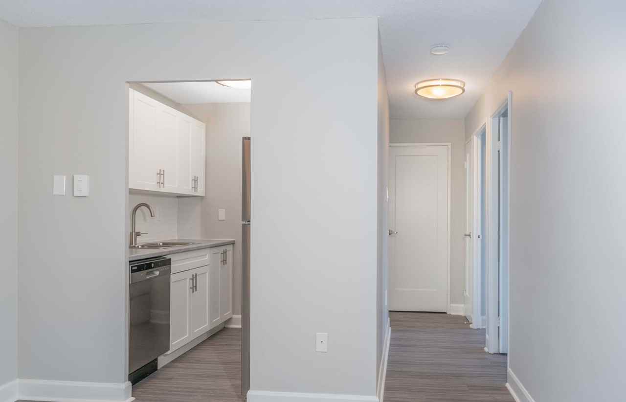 High Park Place Apartments - Photo 7 of 25