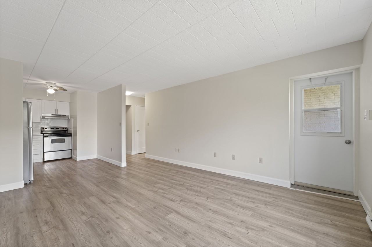 Linden Tower Apartments - Photo 6 of 18