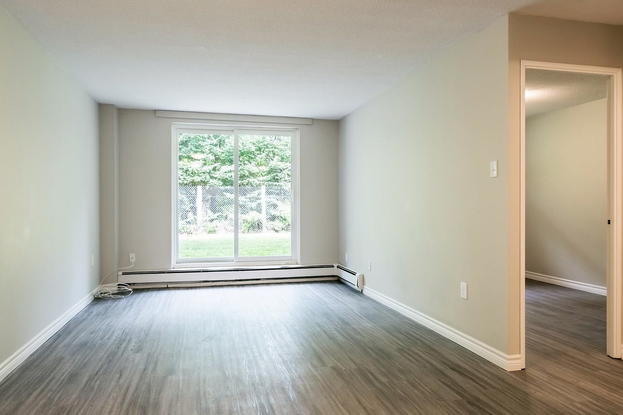 Village Green Apartments - Photo 7 of 14