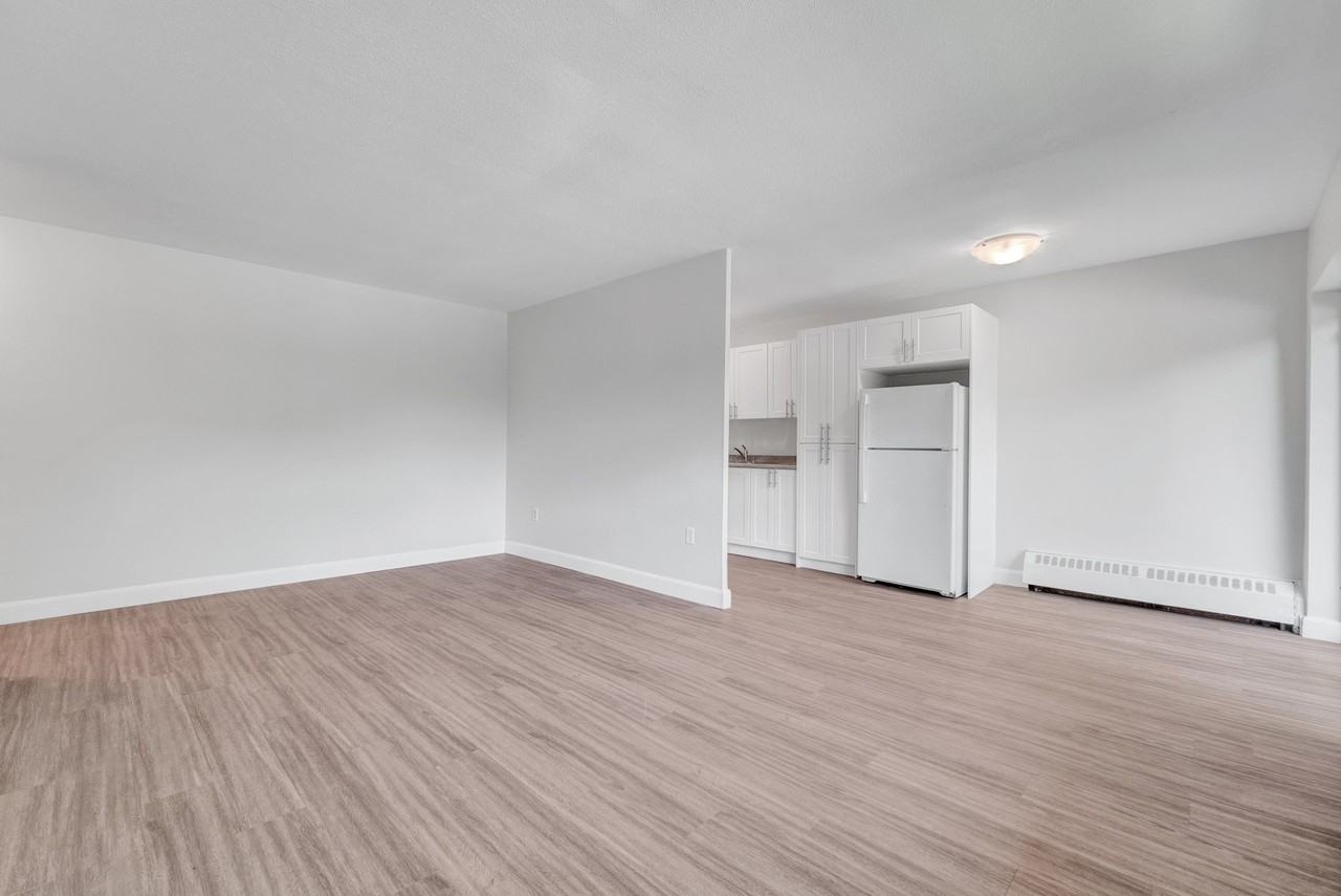 Huron Gardens Apartments - Photo 7 of 22