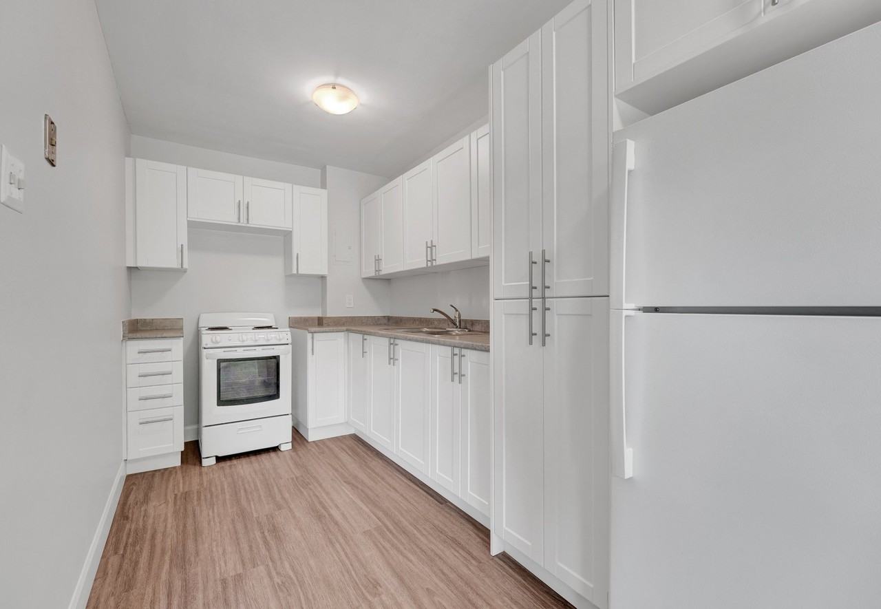 Huron Gardens Apartments - Photo 7 of 21