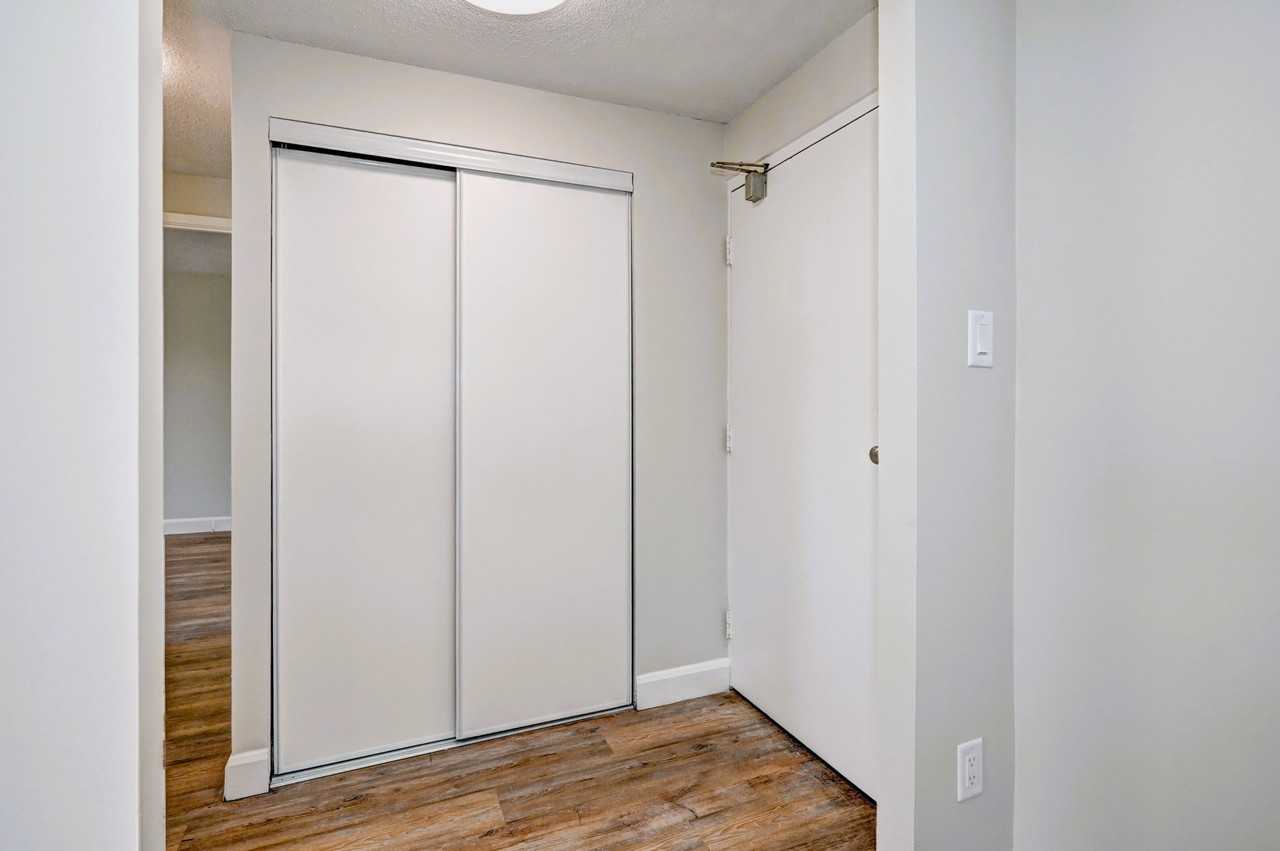 Flamingo Apartments - Photo 7 of 25