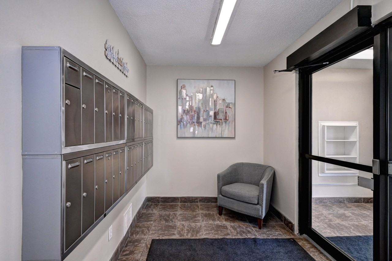 Waterloo Avenue Apartments - Photo 5 of 24