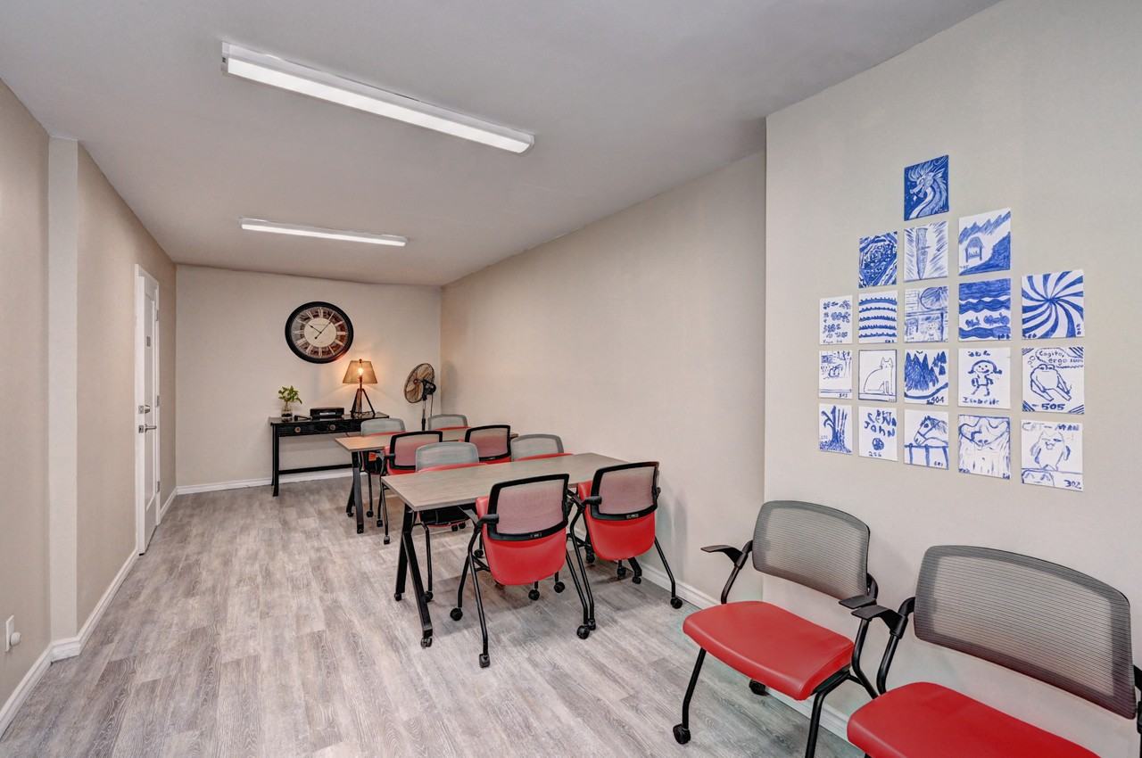 Waterloo Avenue Apartments - Photo 6 of 24