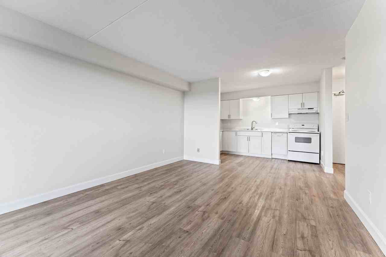 Plaza East Apartments - Photo 5 of 23