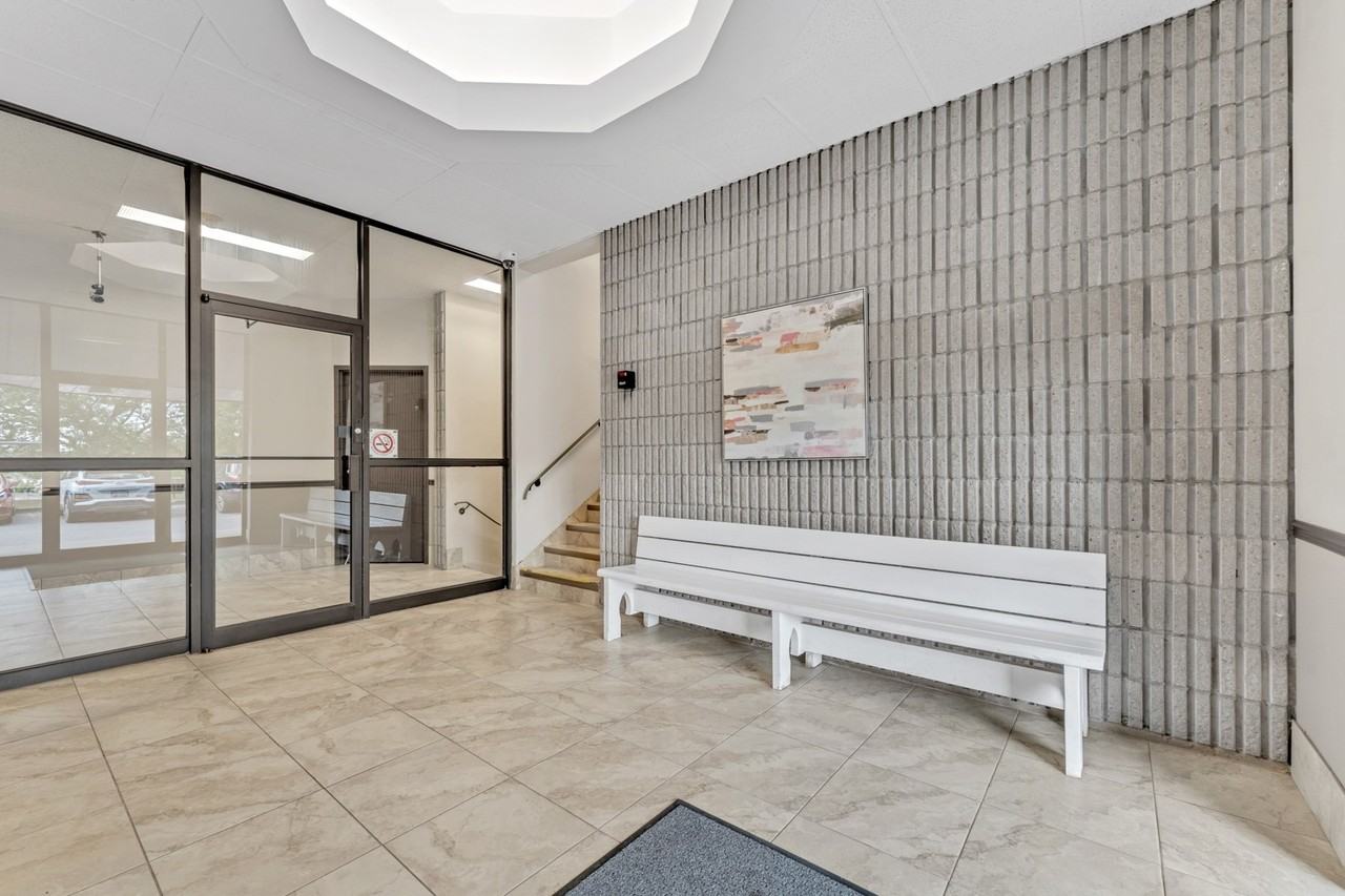 Village on the River Apartments - Photo 3 of 25