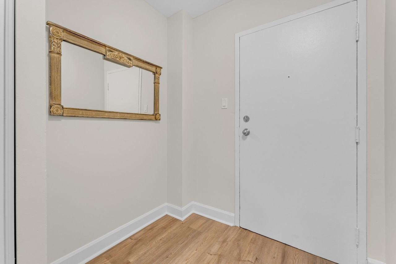 Village on the River Apartments - Photo 4 of 25