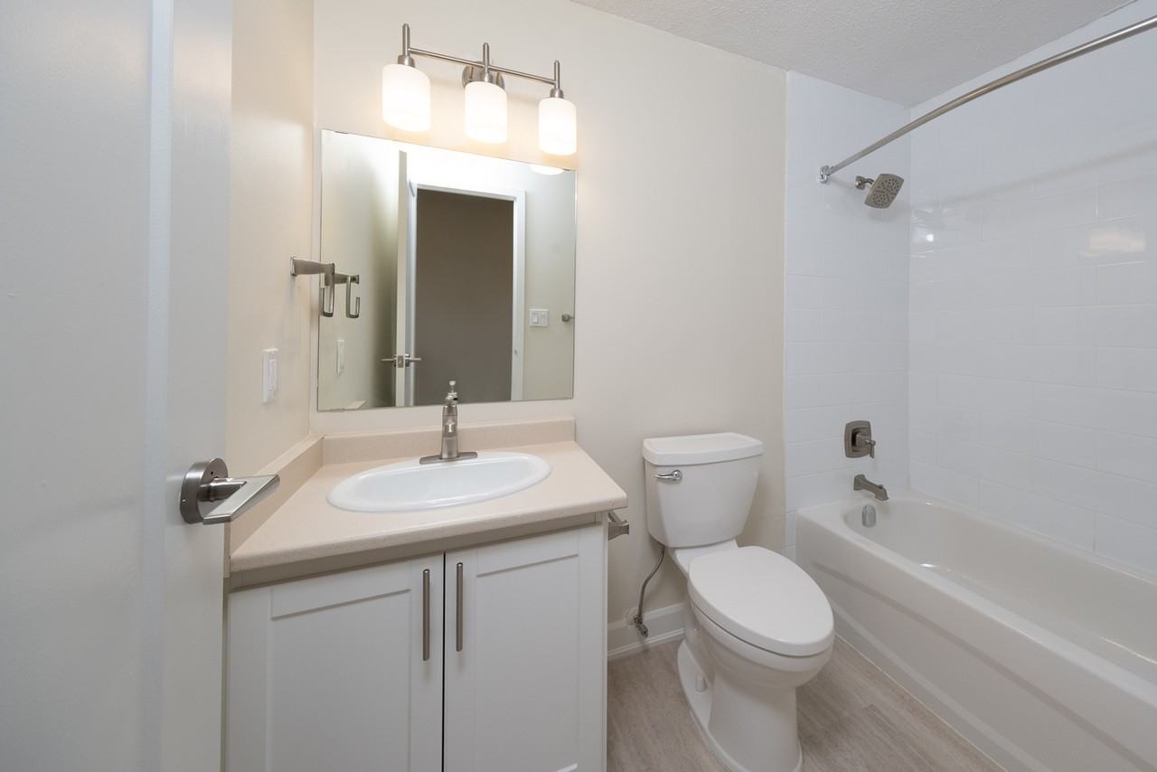 The Huron Apartments - Photo 7 of 25