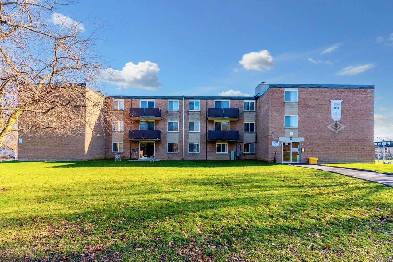 Thompson Manor Apartments - Photo 3 of 20