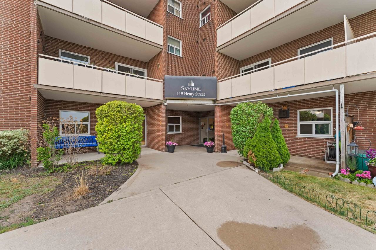 The Cedarview Apartments - Photo 3 of 24