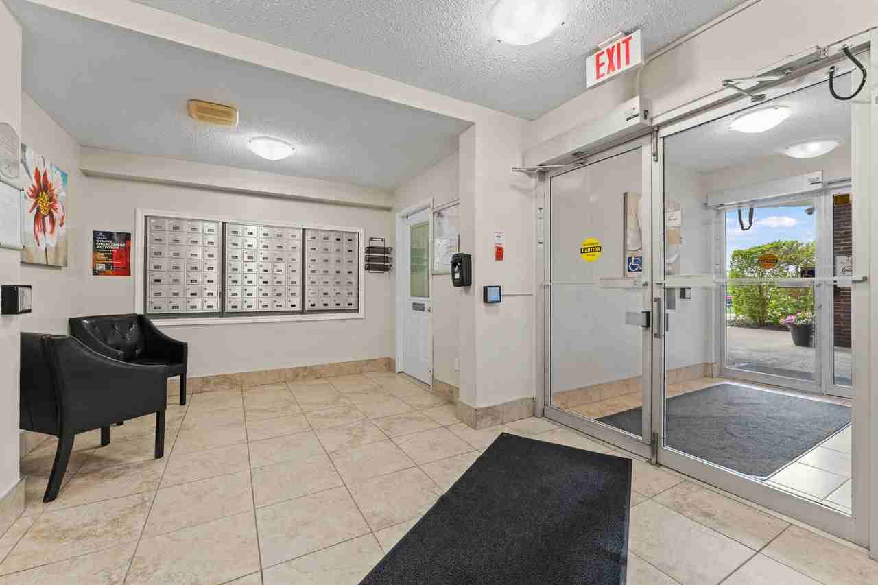 The Cedarview Apartments - Photo 4 of 24