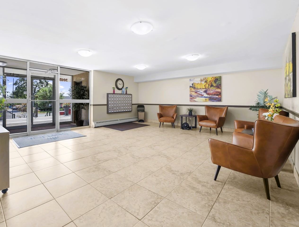 The Brighton Apartments - Photo 5 of 24