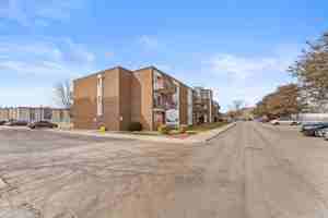 featured image of 795 Grand Ave W