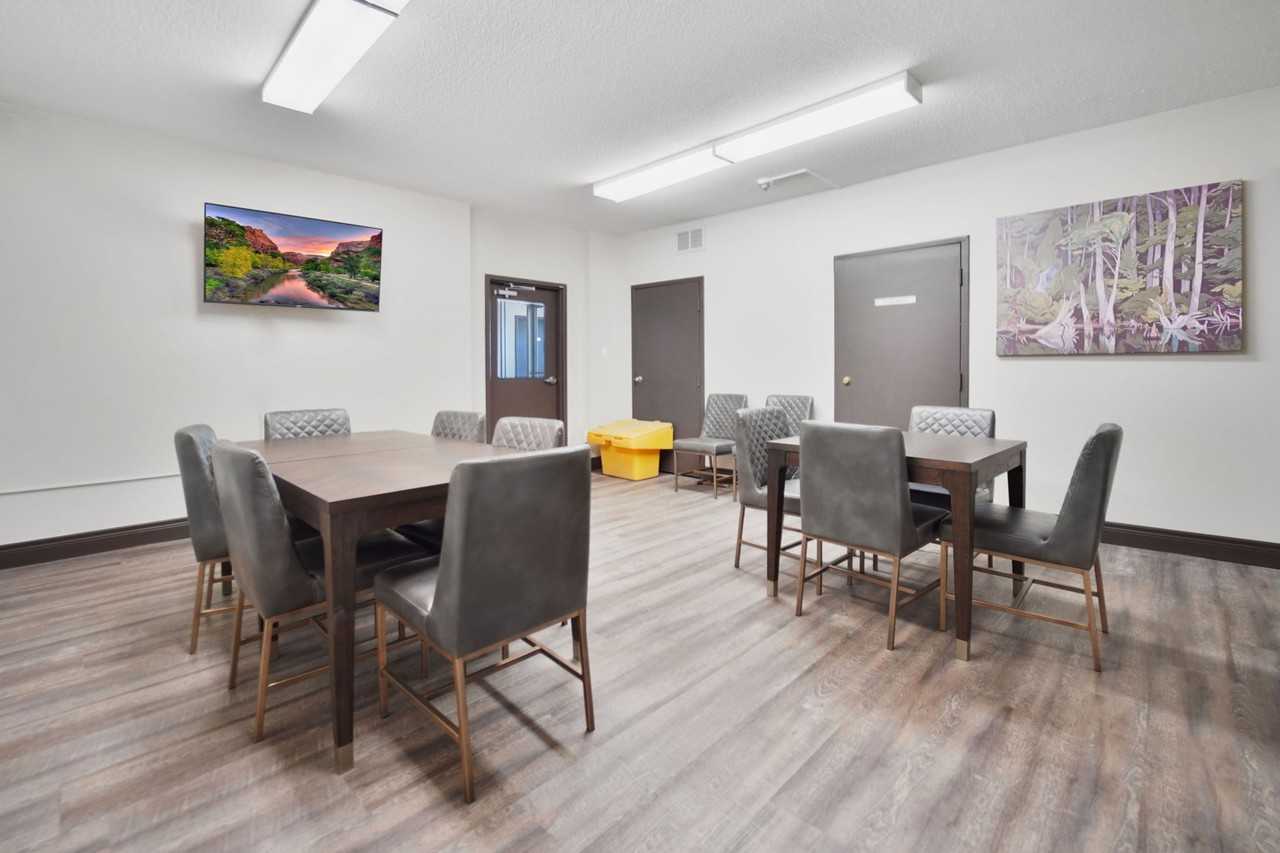 Doral Tower Apartments - Photo 7 of 26