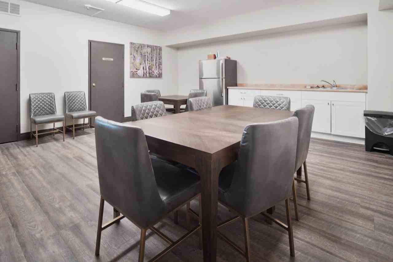 Doral Tower Apartments - Photo 7 of 25