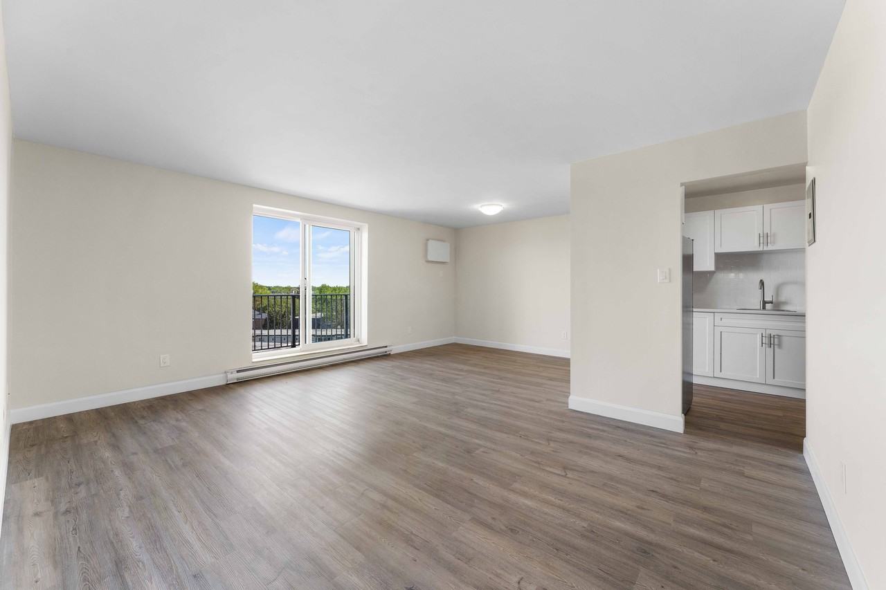 Thames Park Tower Apartments - Photo 7 of 20