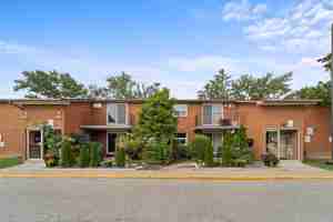 featured image of 5411 & 5411 Empress St.