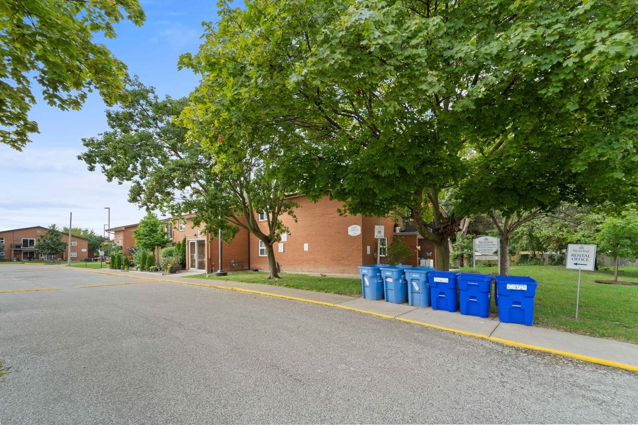 Empress Court Apartments - Photo 7 of 22