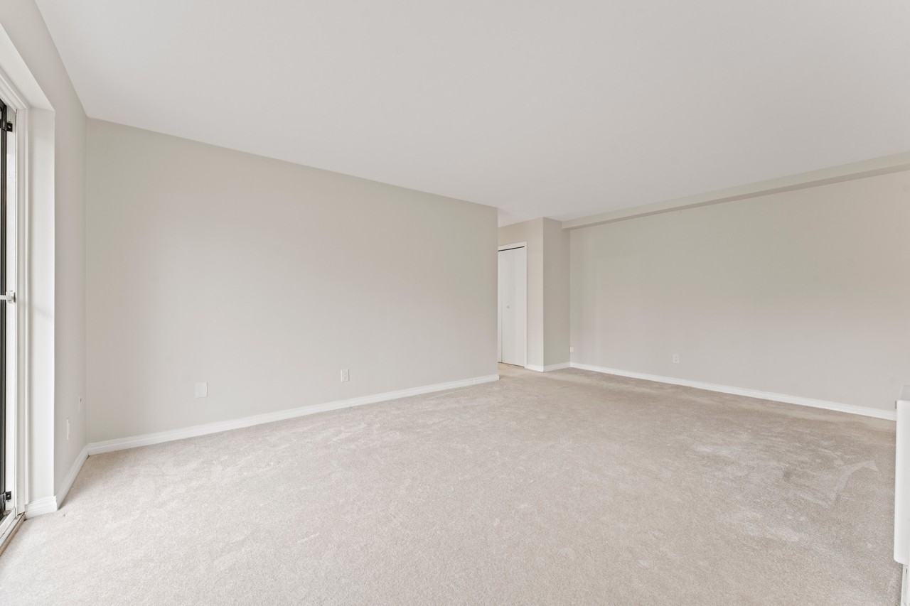 Randal Court Apartments - Photo 7 of 22