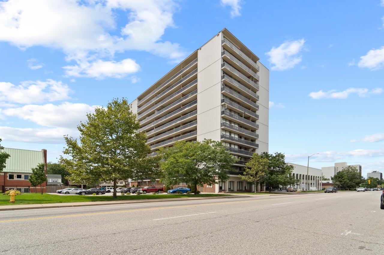 Regency Colonade Apartments - Photo 2 of 24