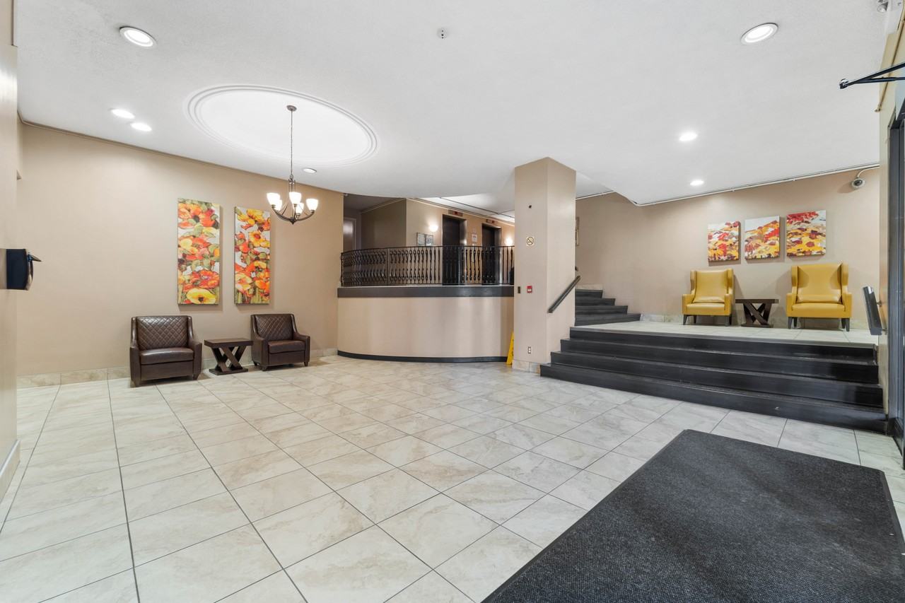 Regency Colonade Apartments - Photo 4 of 24