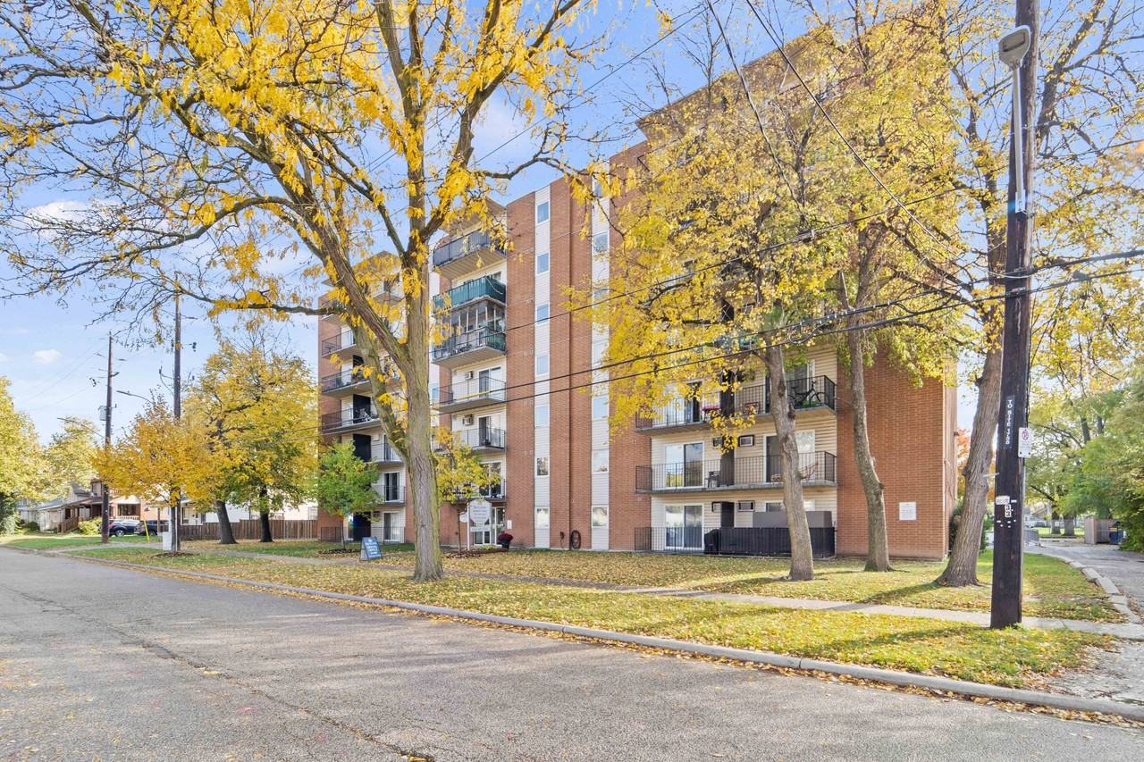 Sandwich Tower Apartments - Photo 3 of 22