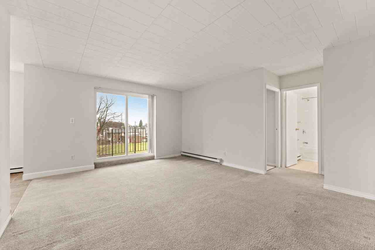 Sandilands Tower Apartments - Photo 5 of 20