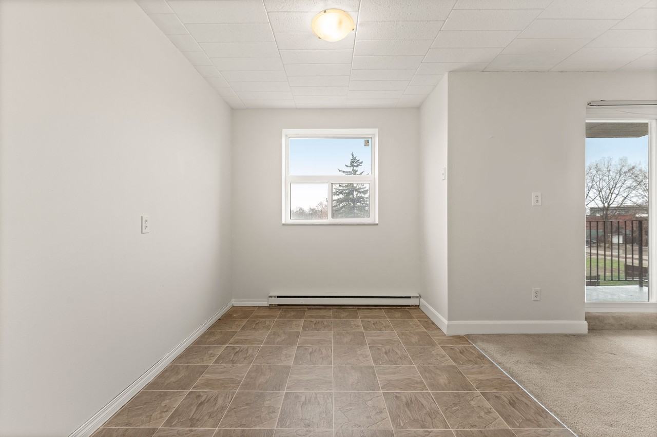 Sandilands Tower Apartments - Photo 7 of 19