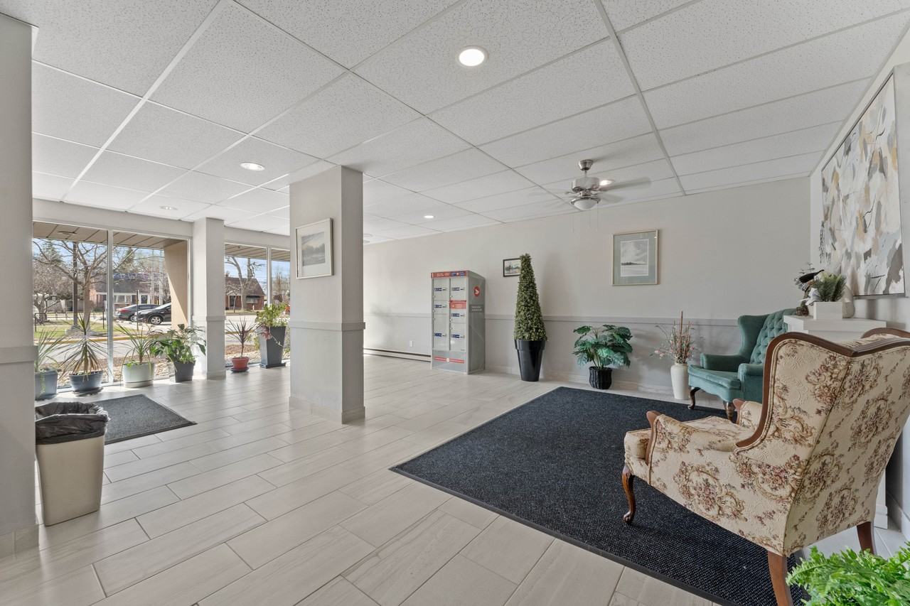 Janisse Tower Apartments - Photo 5 of 20