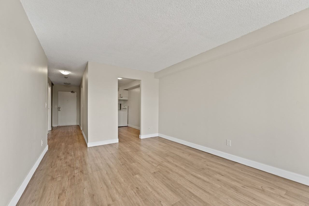 Janisse Tower Apartments - Photo 7 of 19