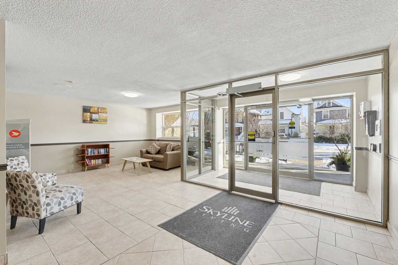 Mapleview Manor Apartments - Photo 4 of 30