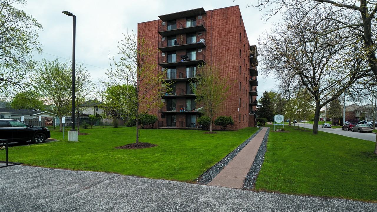 Sun Crest Tower Apartments - Photo 2 of 19