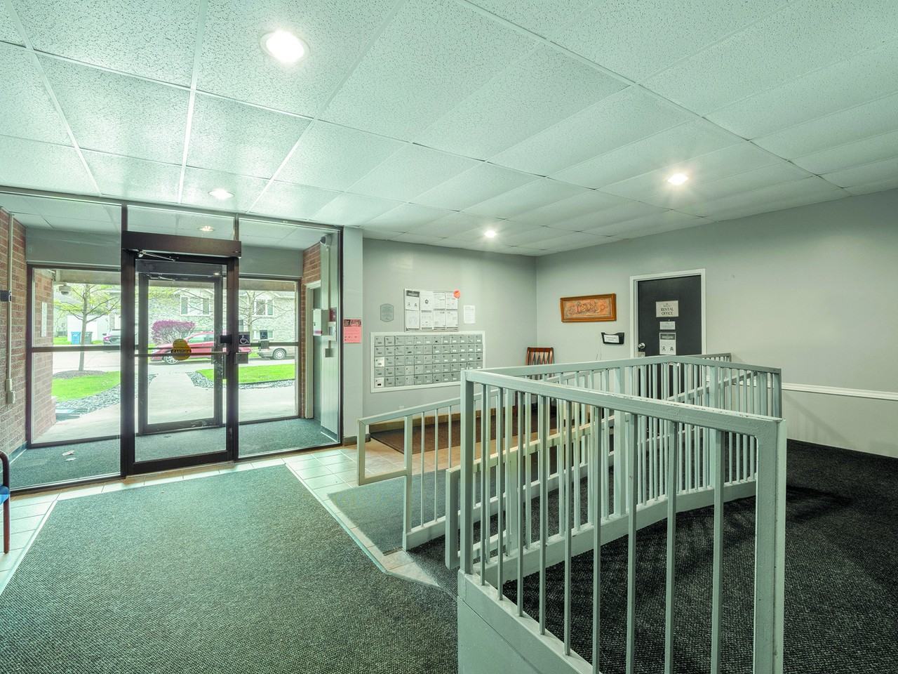 Sun Crest Tower Apartments - Photo 5 of 19