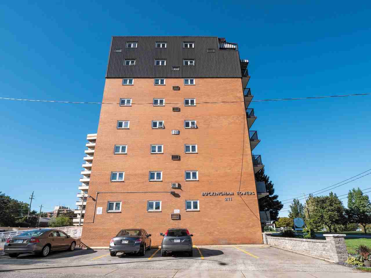 Buckingham Tower Apartments - Photo 3 of 21