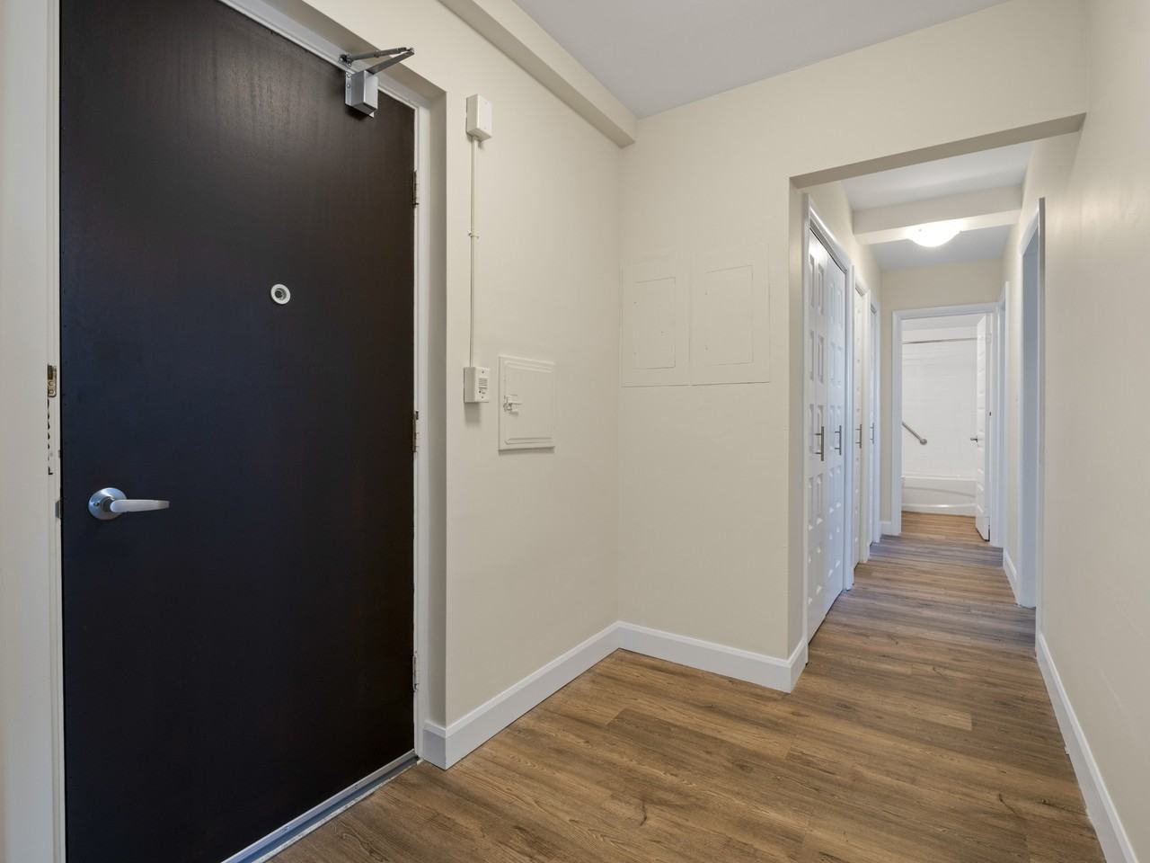 Buckingham Tower Apartments - Photo 7 of 21