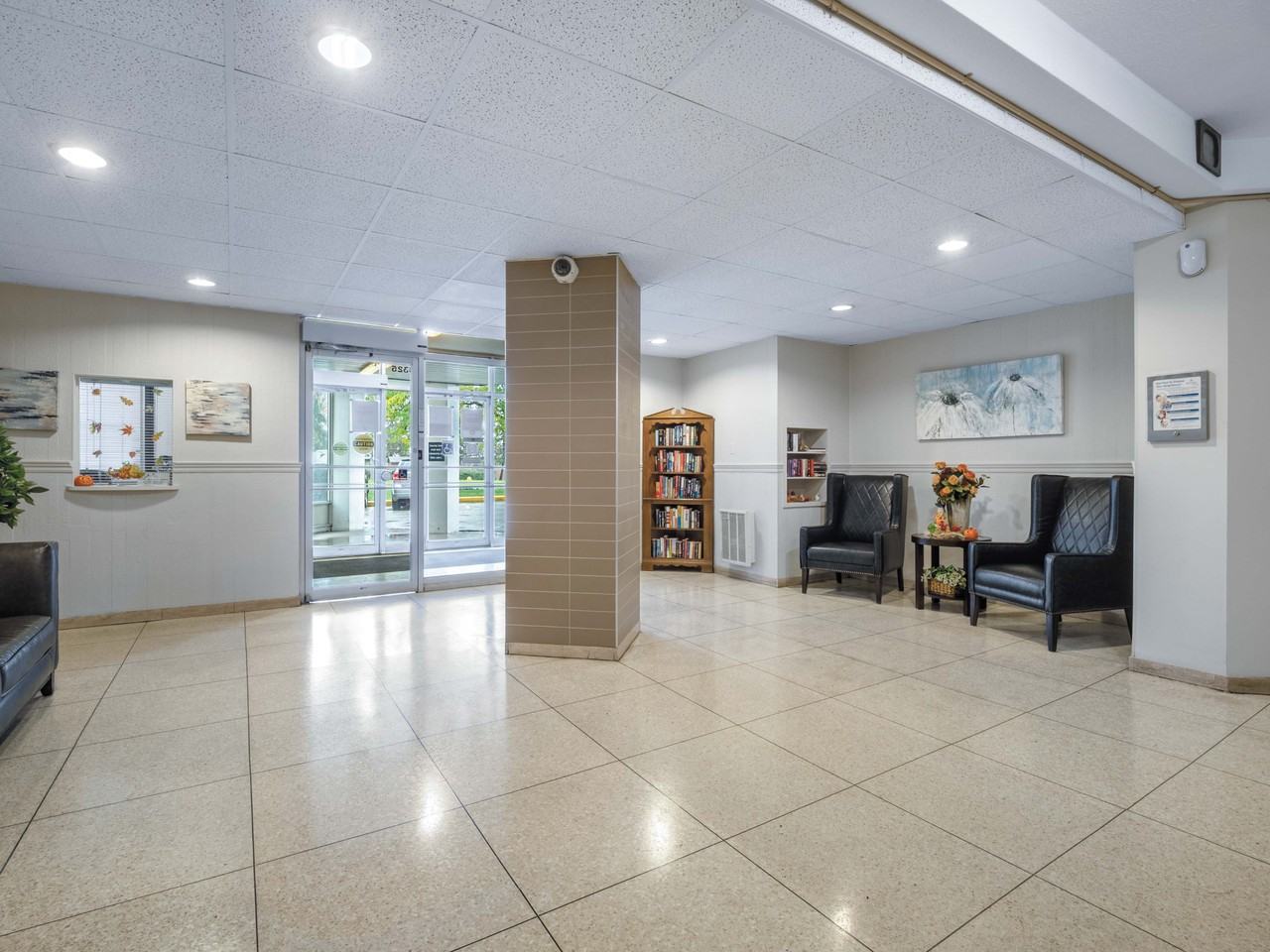 Seaway Tower Apartments - Photo 5 of 23