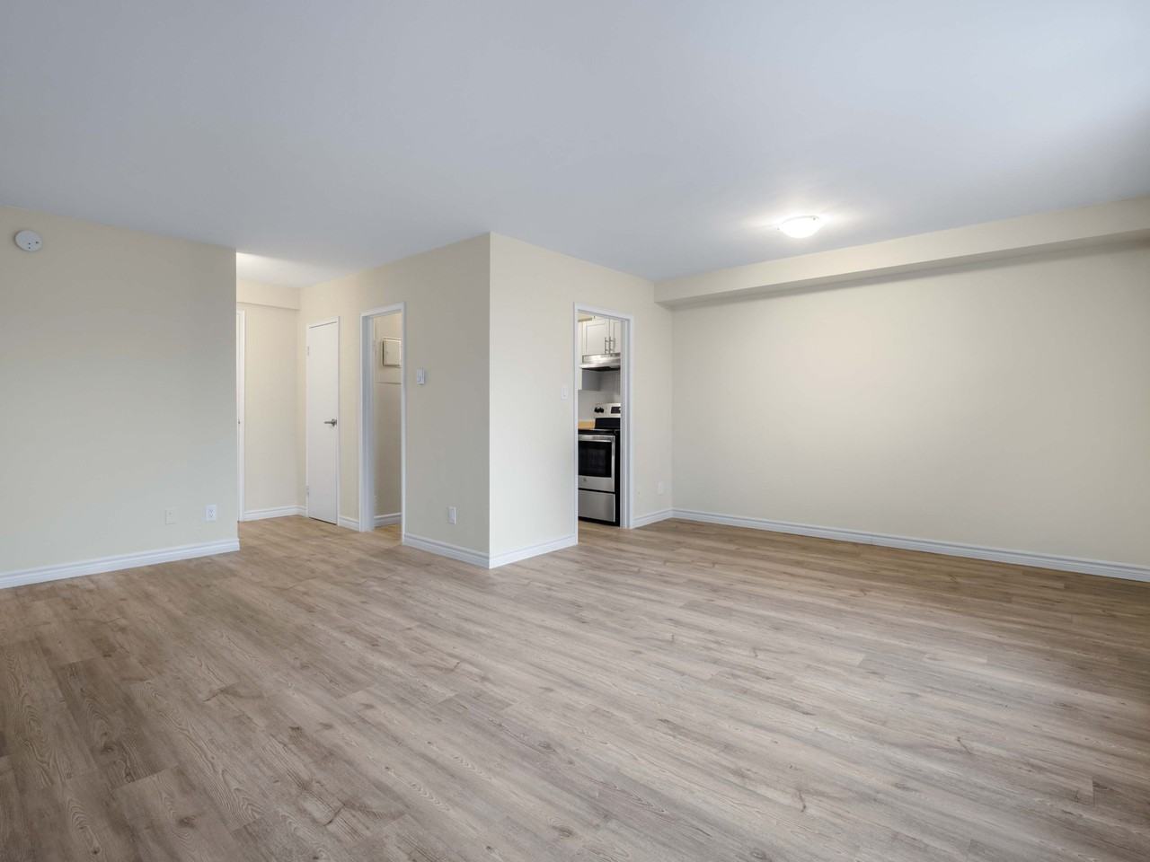 Seaway Tower Apartments - Photo 6 of 23