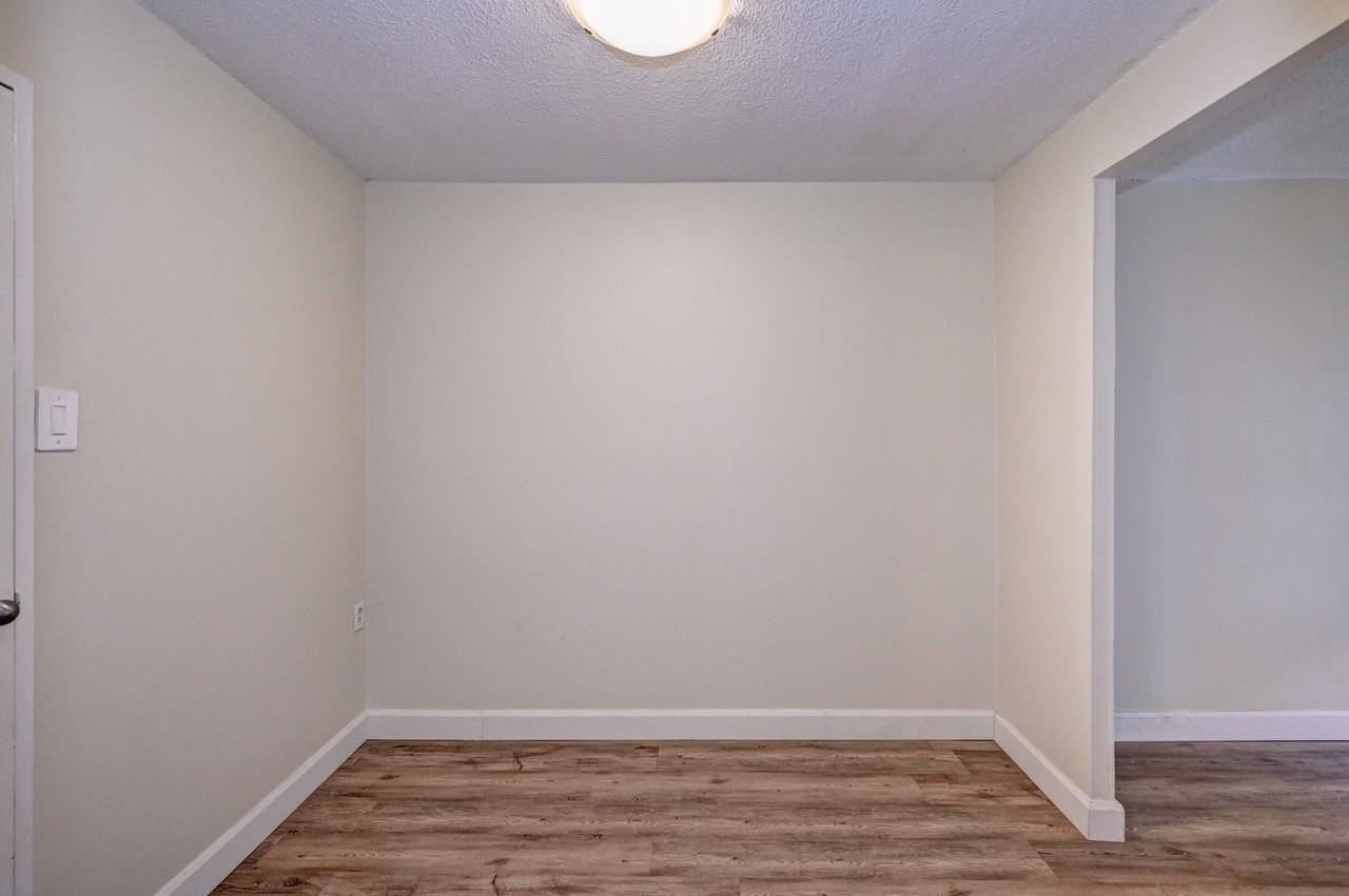 Westport Towers Apartments - Photo 7 of 19