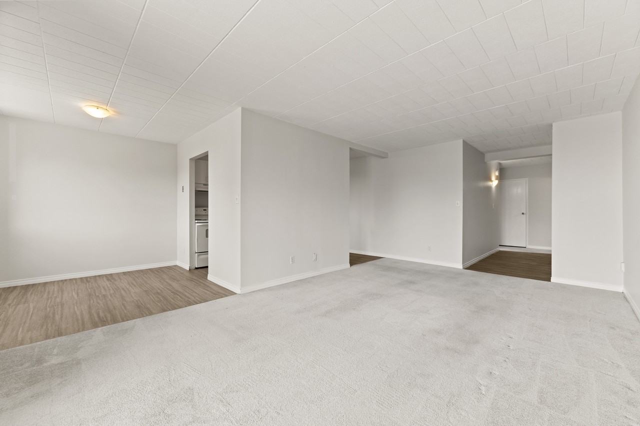 Marine Court Apartments - Photo 6 of 22