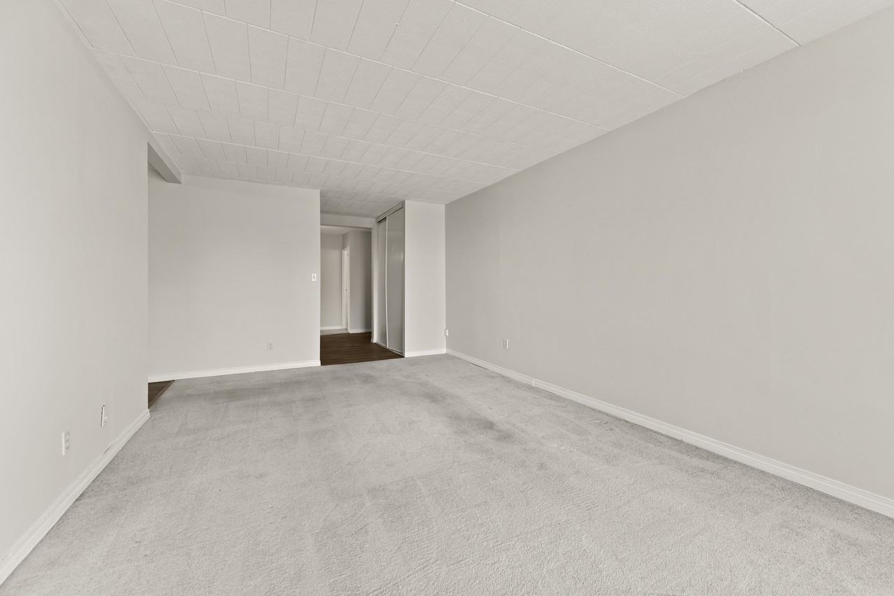 Marine Court Apartments - Photo 7 of 22