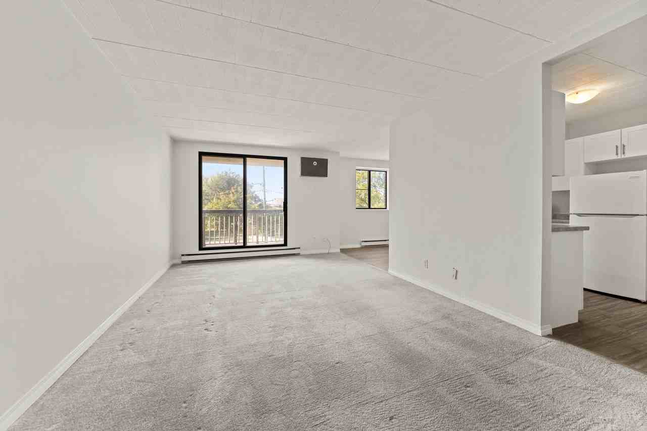 Marine Court Apartments - Photo 7 of 21