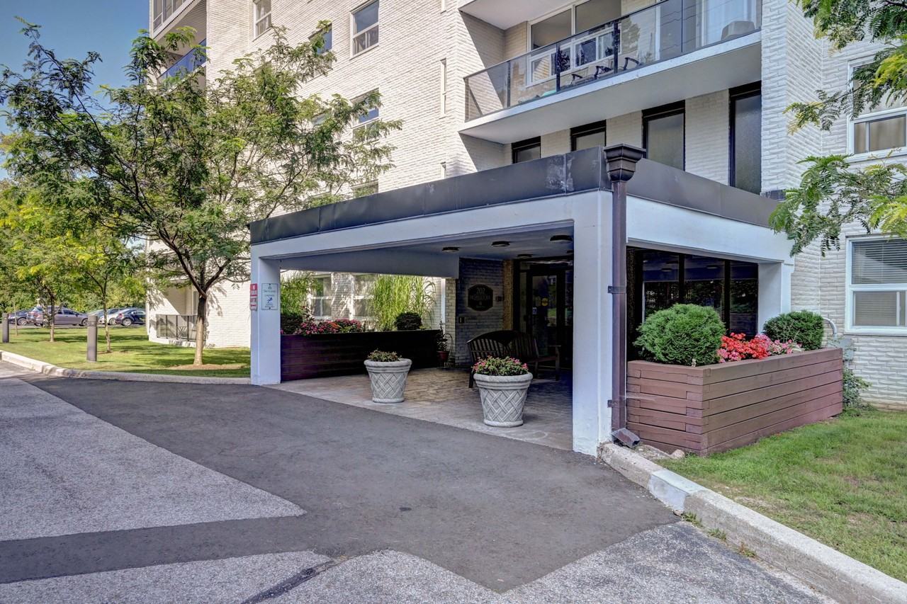 Somerset Place Apartments - Photo 6 of 30