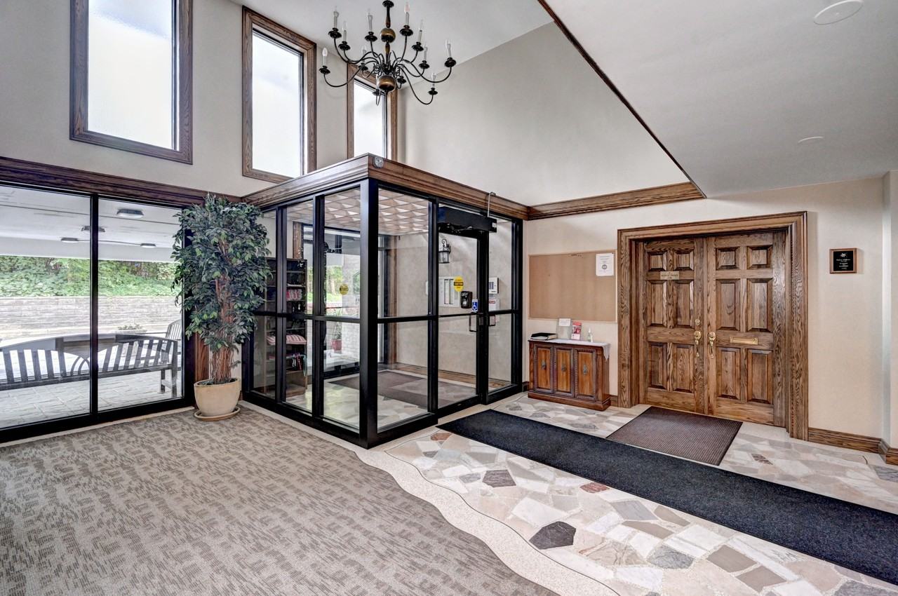 Somerset Place Apartments - Photo 7 of 29
