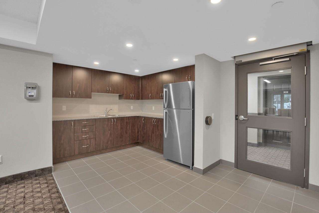 Ridgeway Suites Apartments - Photo 7 of 25