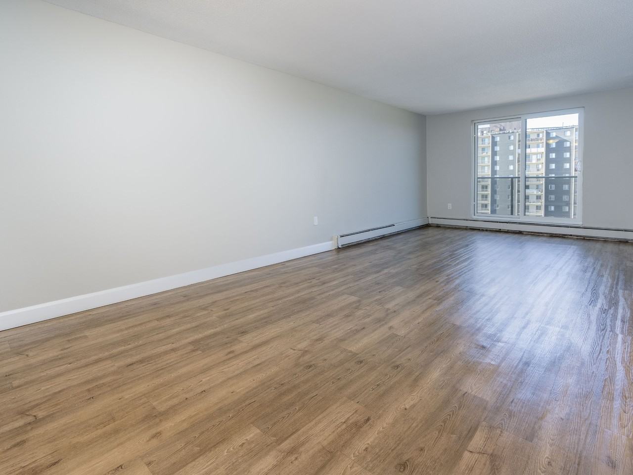 Claire Oak Apartments - Photo 7 of 24