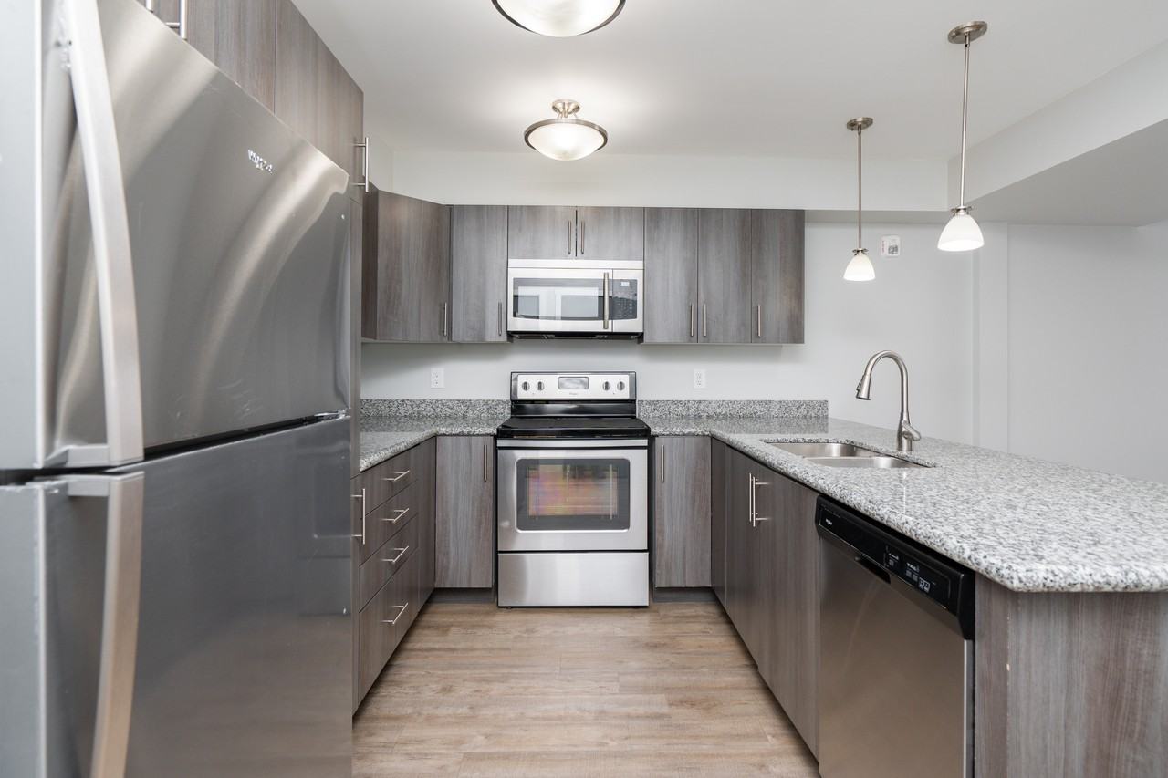 Waterford Village Apartments - Photo 7 of 25