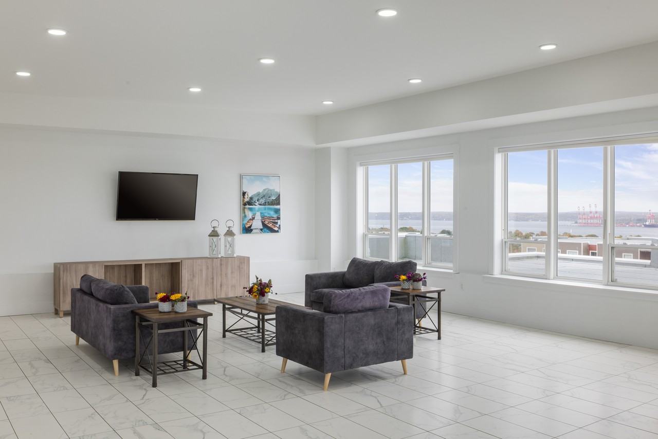 The Ashton Apartments - Photo 7 of 19