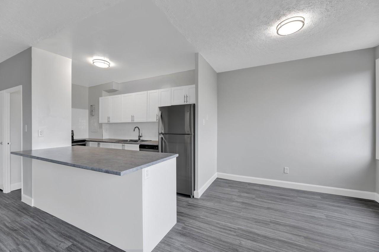 Governor House East & West Apartments - Photo 7 of 25